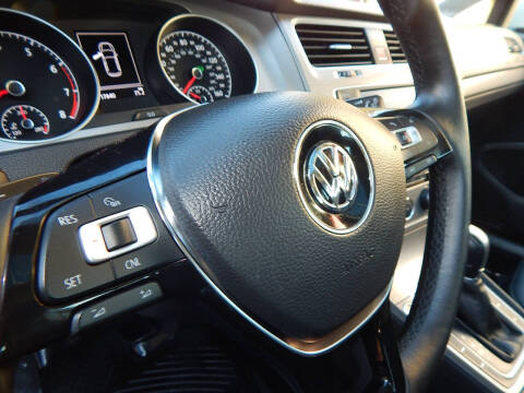 2016 Volkswagen Golf TSI SE