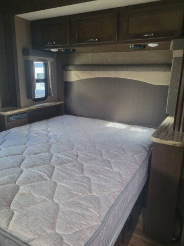 2018 Thor Motor Coach Ace 30.3