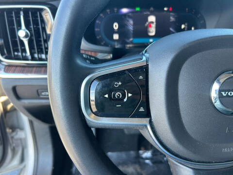 2024 Volvo S60 B5 Plus Dark Theme