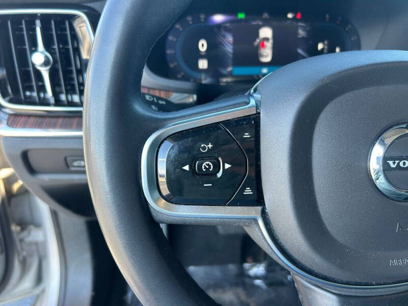 2024 Volvo S60 B5 Plus Dark Theme