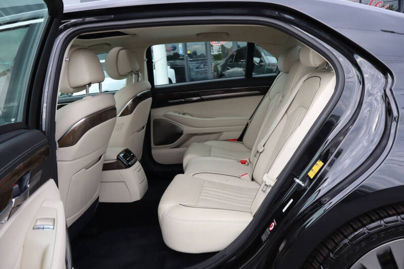 2019 Genesis G90