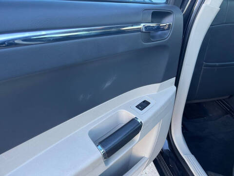 2006 Chrysler 300 SRT-8