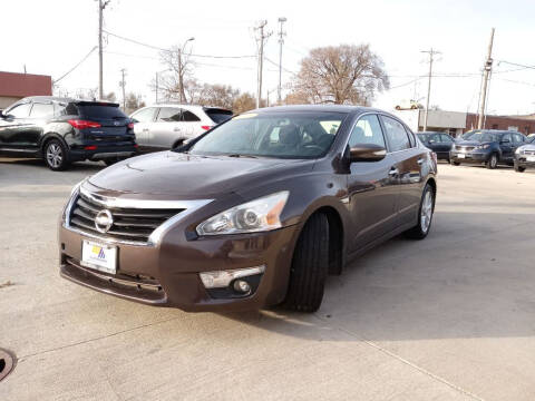 2013 Nissan Altima for sale at EURO MOTORS AUTO DEALER INC in Champaign IL