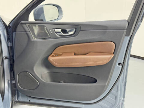 2022 Volvo XC60 Recharge T8 Inscription Expression