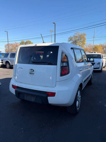 2011 Kia Soul +