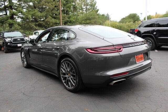 2018 Porsche Panamera