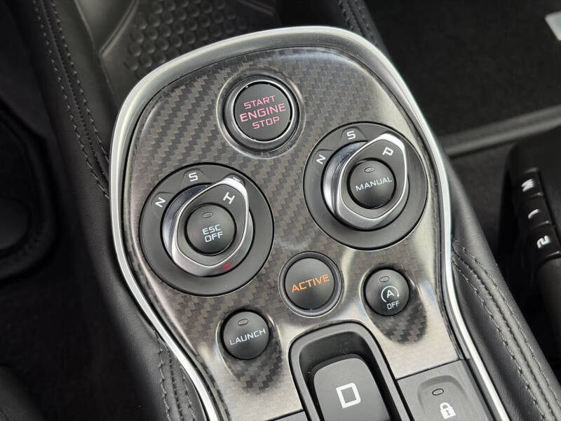 2017 McLaren 570GT