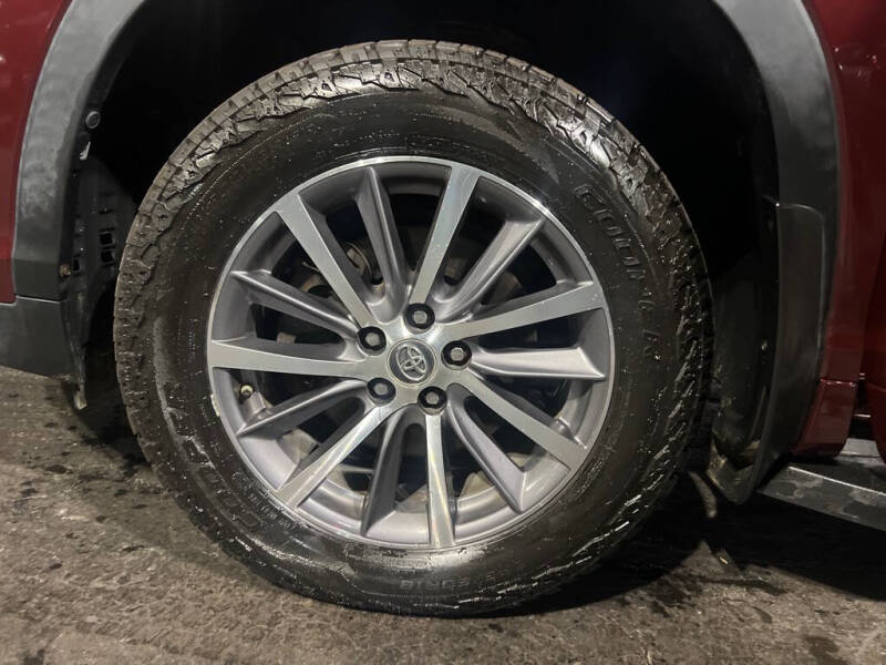 2017 Toyota Highlander SE