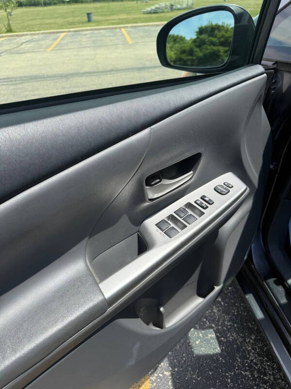 2012 Toyota Prius v Five