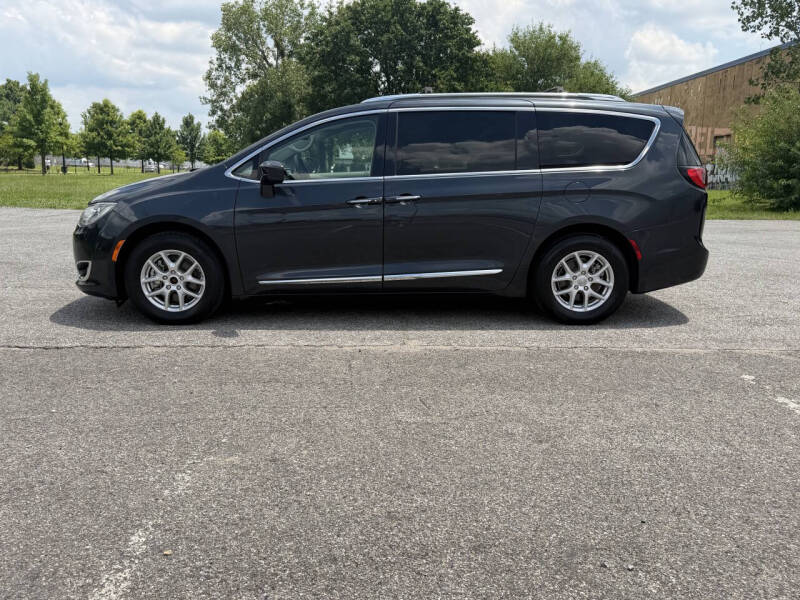 2020 Chrysler Pacifica Touring L