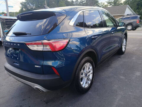 2020 Ford Escape SE