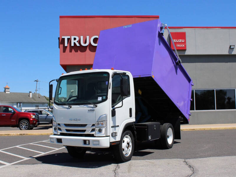 2023 Isuzu NPR-HD