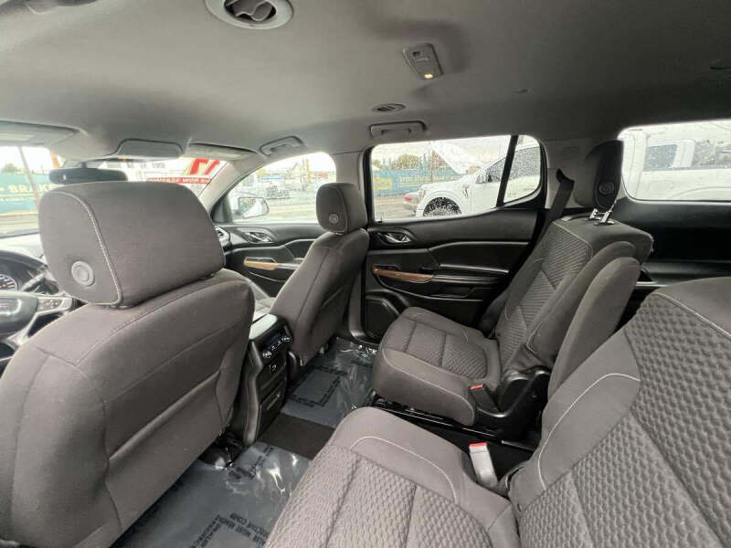 2017 GMC Acadia SLE-2