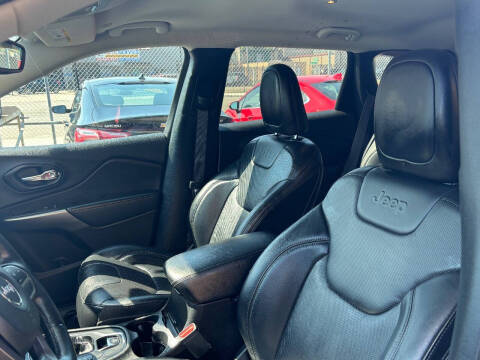 2021 Jeep Cherokee Latitude Lux