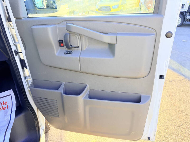 2023 Chevrolet Express 2500