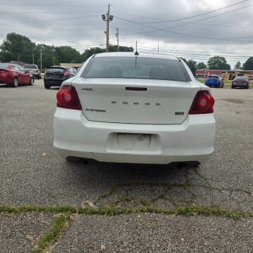 2011 Dodge Avenger Lux