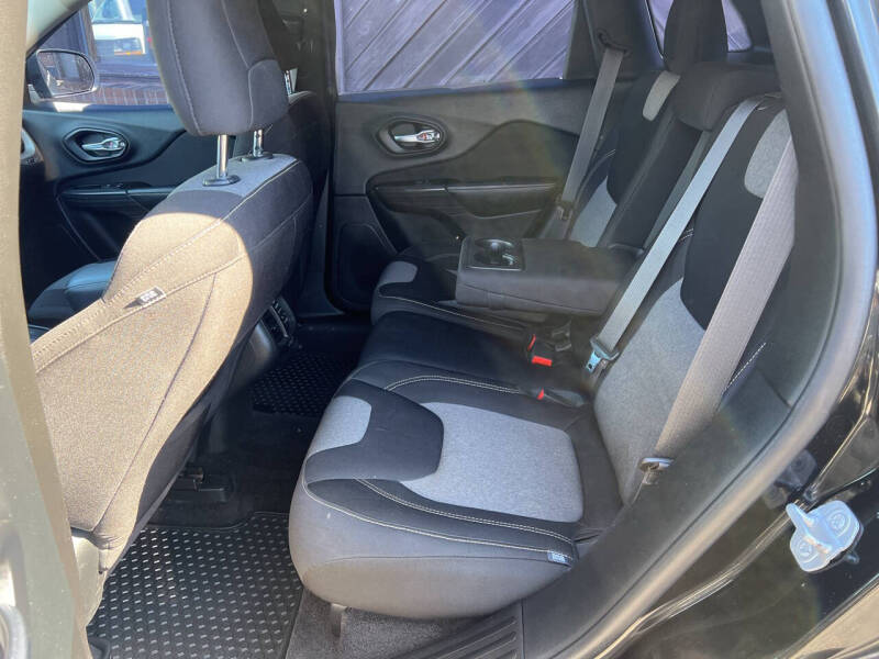 2014 Jeep Cherokee Sport