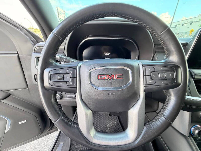 2022 GMC Yukon XL SLT