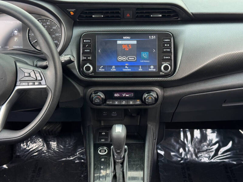 2022 Nissan Kicks SV