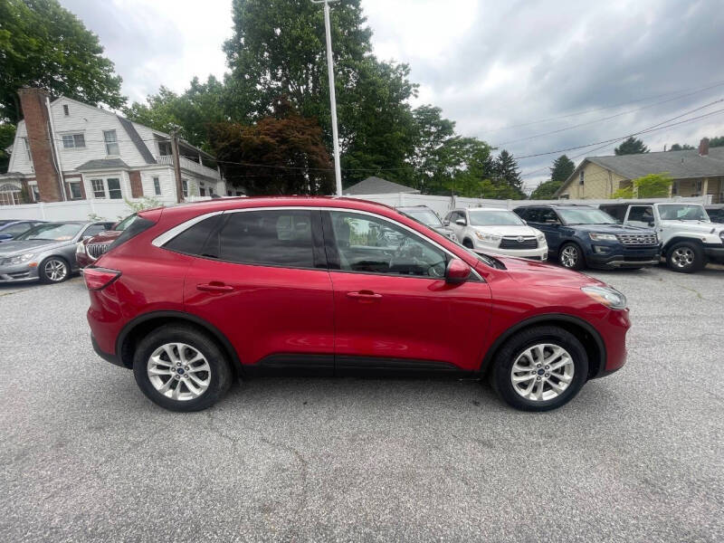 2020 Ford Escape SE