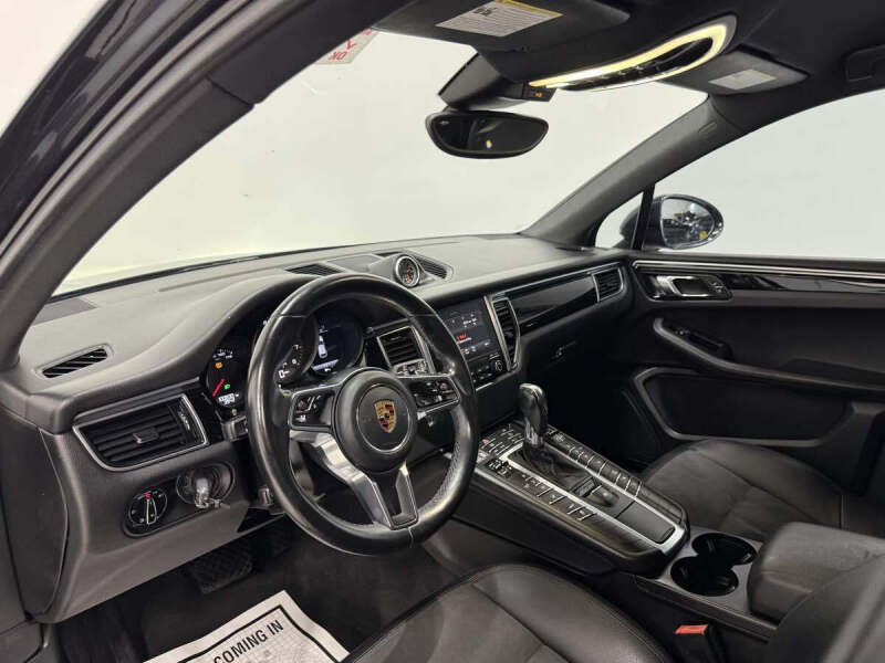 2017 Porsche Macan