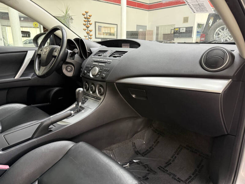 2011 Mazda MAZDA3 s Grand Touring