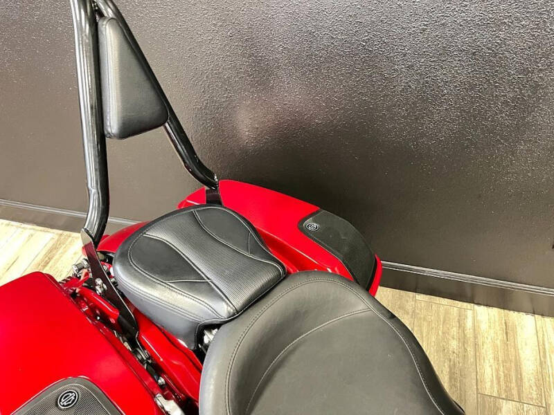 2017 Harley-Davidson CVO Street Glide * SCREAMIN EA