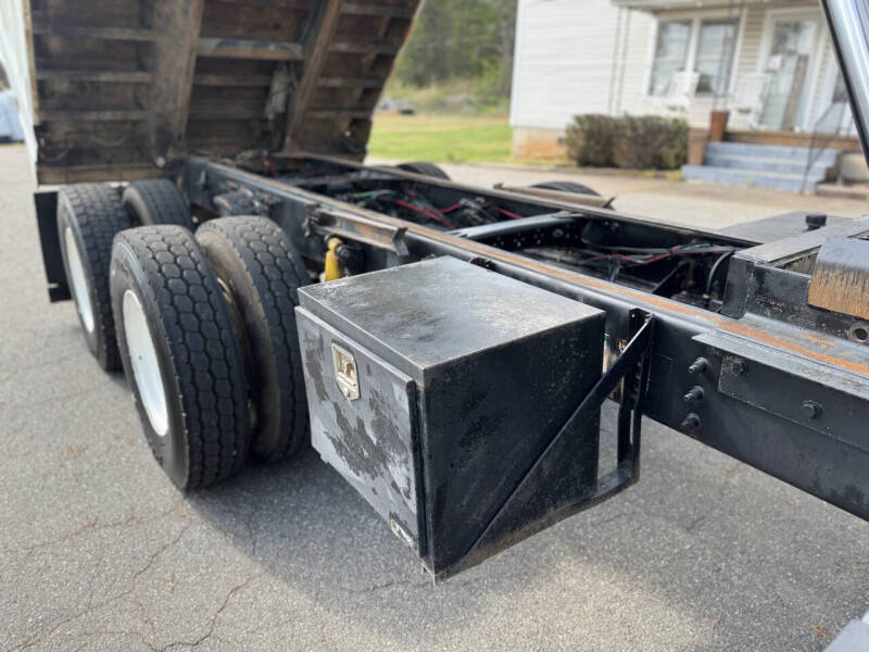 2000 Sterling LT9500 Series