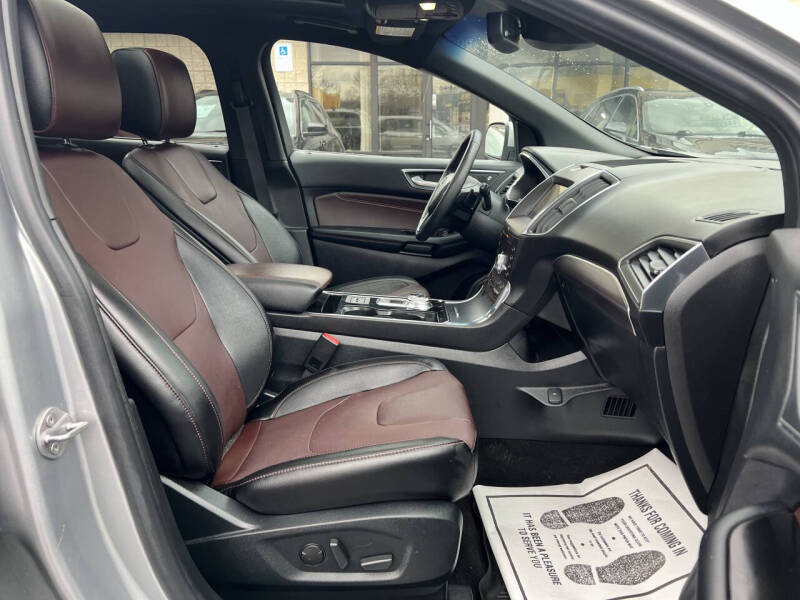 2020 Ford Edge Titanium