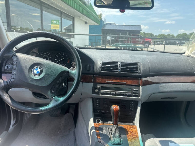2003 BMW 5 Series 530i