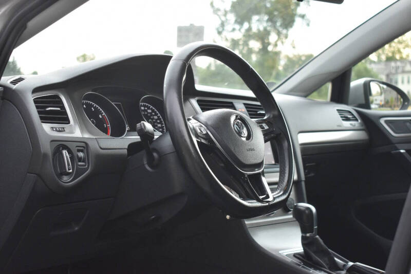 2015 Volkswagen Golf TSI S