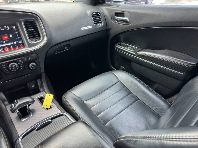 2013 Dodge Charger SXT