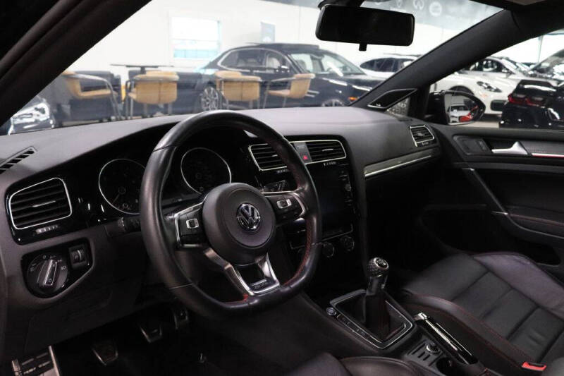2019 Volkswagen Golf GTI S