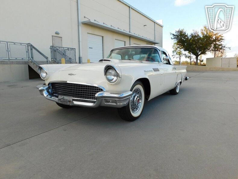 1957 Ford Thunderbird