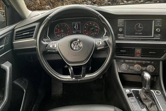2019 Volkswagen Jetta R-Line