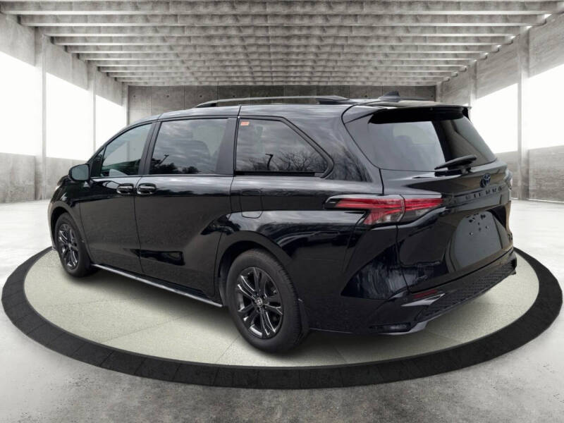 2024 Toyota Sienna XSE 7-Passenger