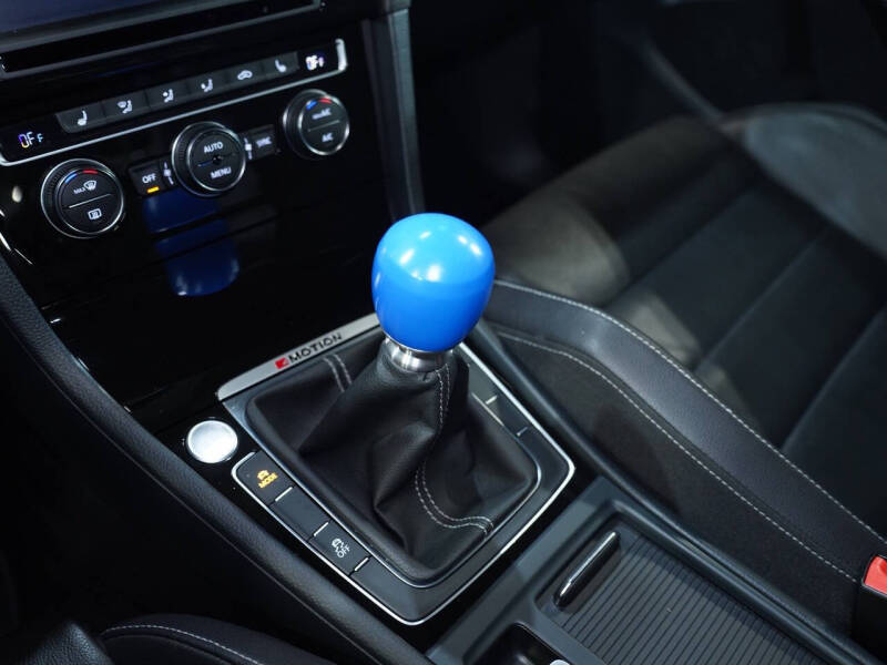 2016 Volkswagen Golf R 4Motion