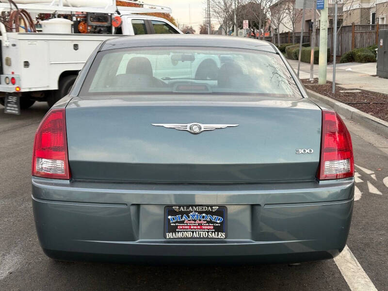 2005 Chrysler 300