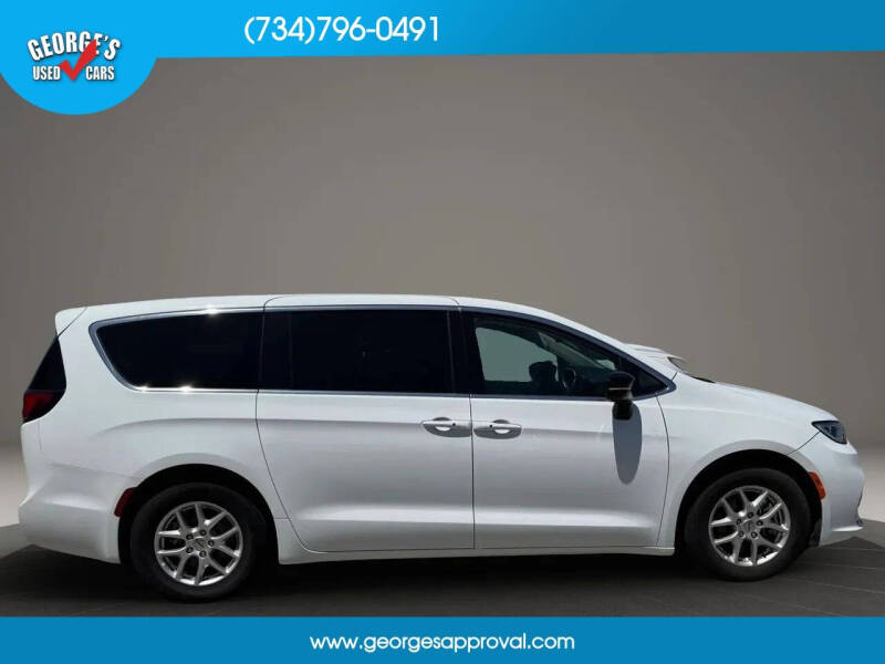 2024 Chrysler Pacifica Touring L