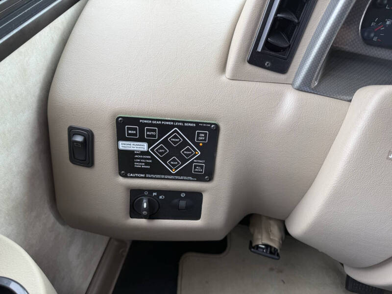 2019 Winnebago Vista 27PE