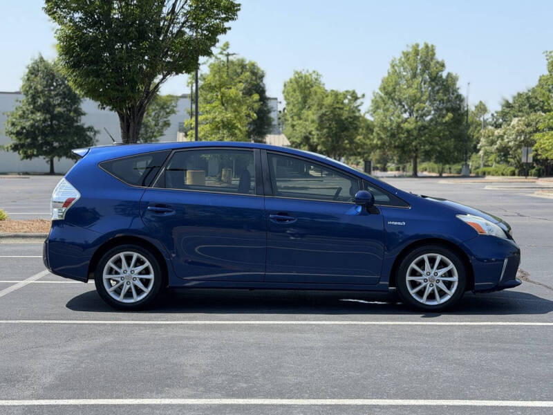 2012 Toyota Prius v Five