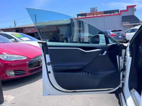 2015 Tesla Model S P85D