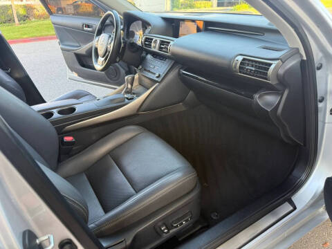 2016 Lexus IS 200t
