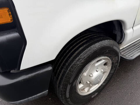 2010 Ford E-Series E-350 SD XLT