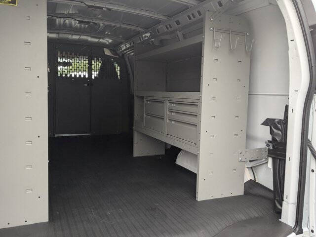 2025 GMC Savana 2500