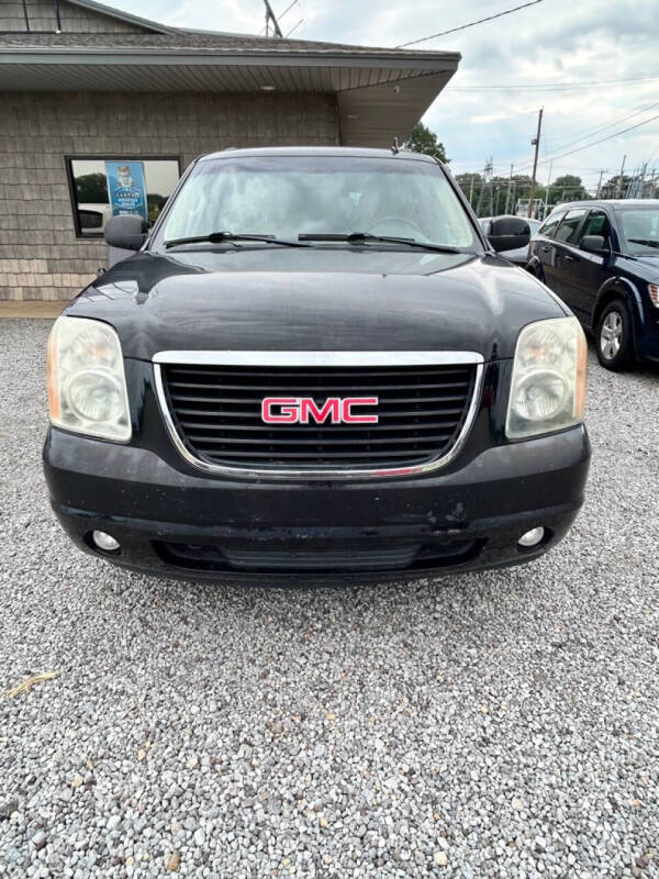 2011 GMC Yukon XL SLT photo 2