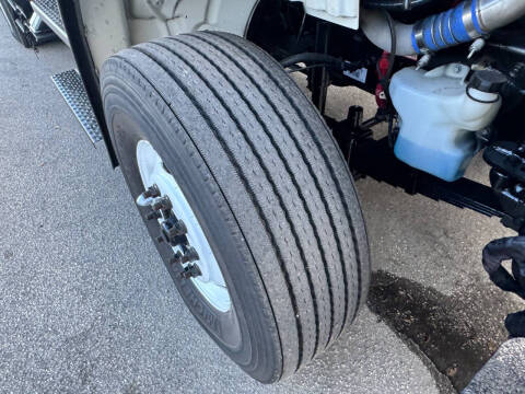 2017 Freightliner M2 106