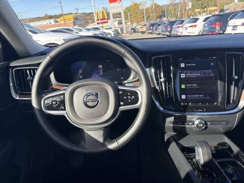 2025 Volvo V60 Cross Country B5 Plus