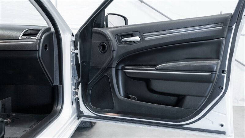 2022 Chrysler 300 Touring