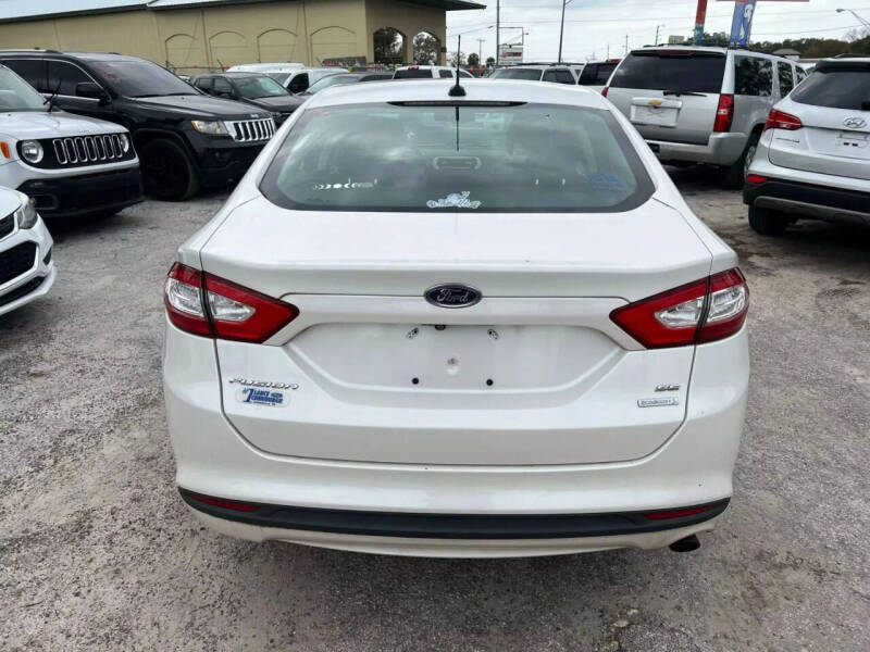 2014 Ford Fusion SE